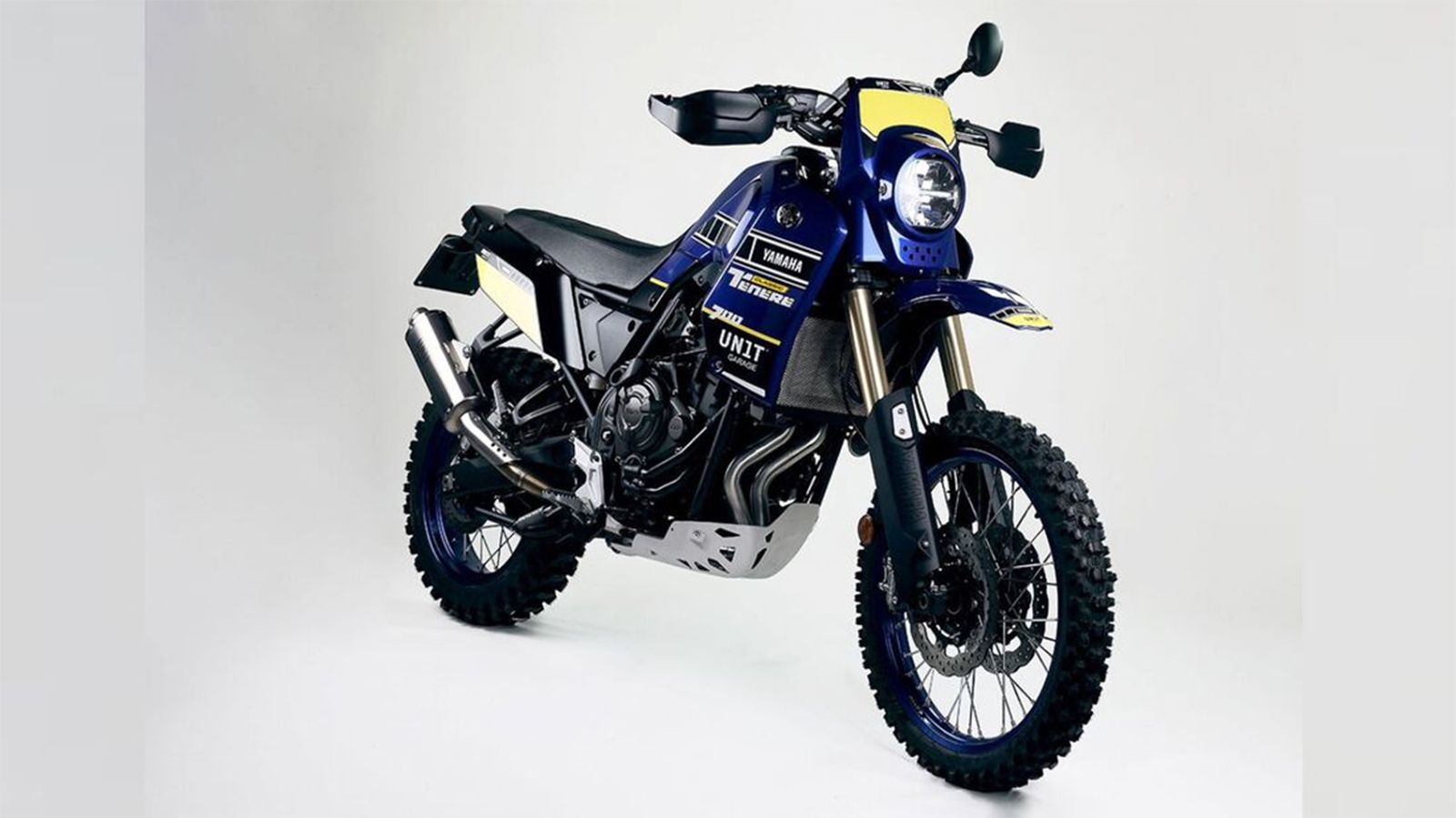 Το κιτ της Unit Garage επί το έργον, εφαρμοσμένο σε ένα Yamaha Tenere 700